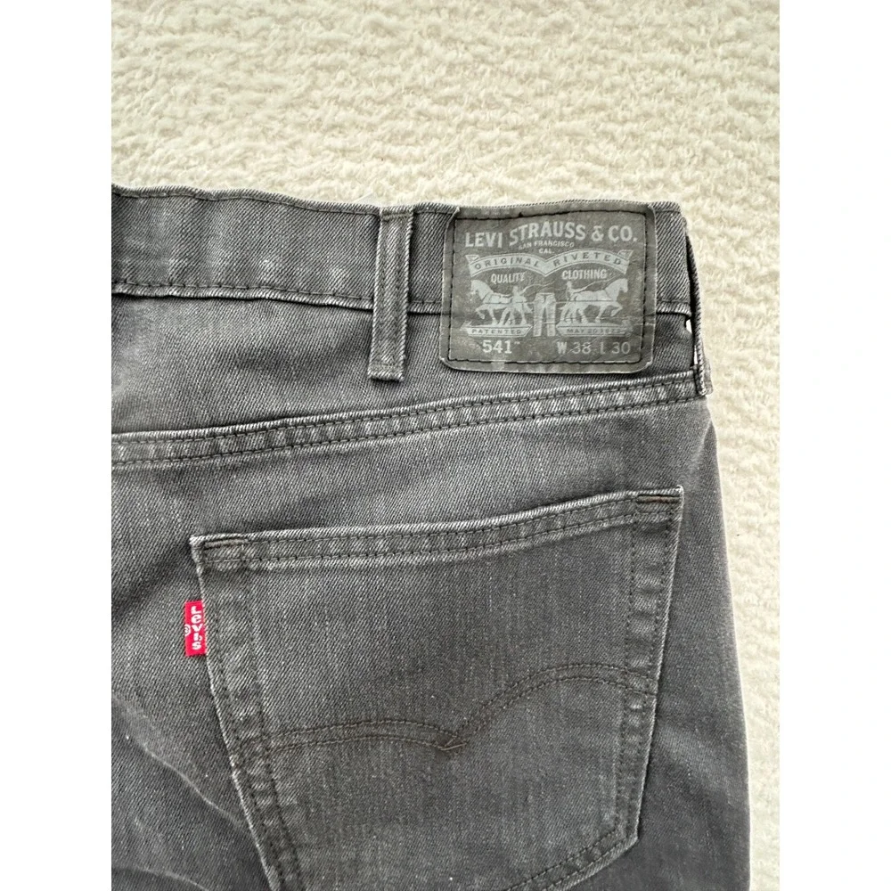 Levis 541 Athletic Taper Jeans Mens 38x30 Charcoal Grey Denim. Everyday Rugged